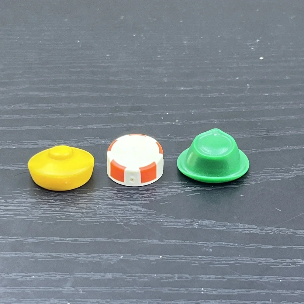 Vintage PLAYMOBIL Hats Lot of 3 Figure Accessories‎ Replacement Parts